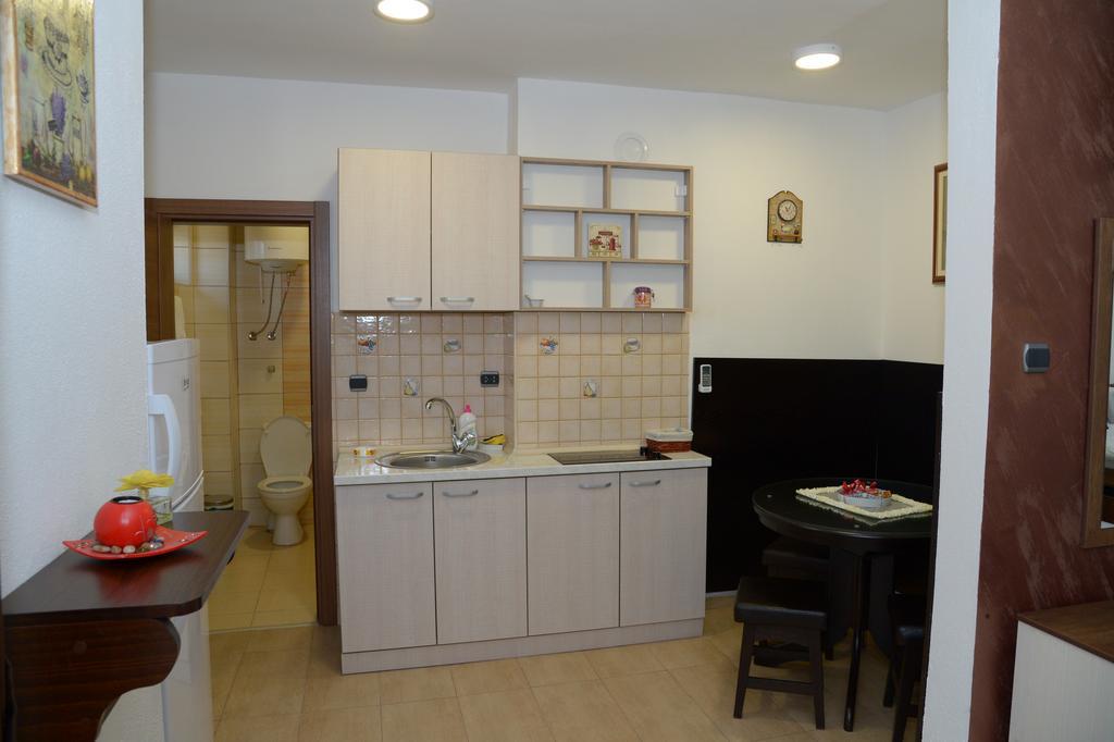 Apartmani Centar Κουμάνοβο Εξωτερικό φωτογραφία